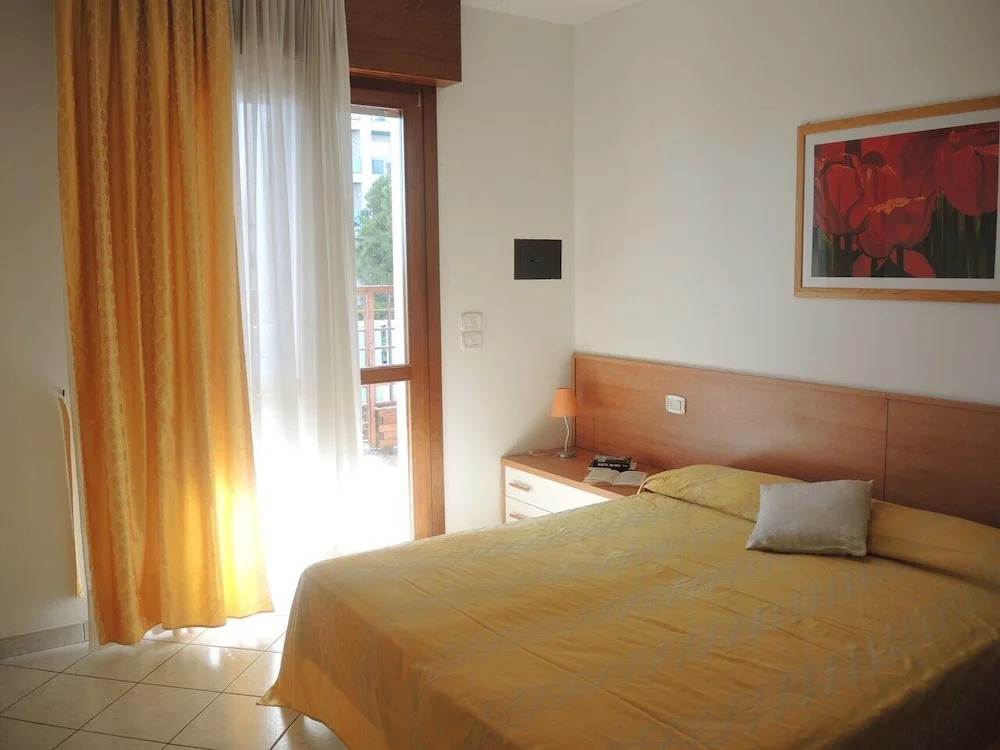 Renovated Flat Next to the Beach-beahost