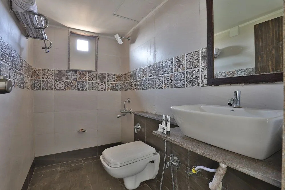OYO 27930 Hotel Dev Palace
