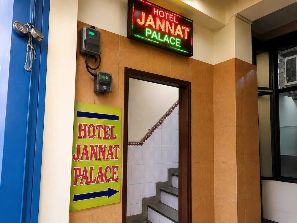 Hotel Jannat Palace Near Jama Masjid