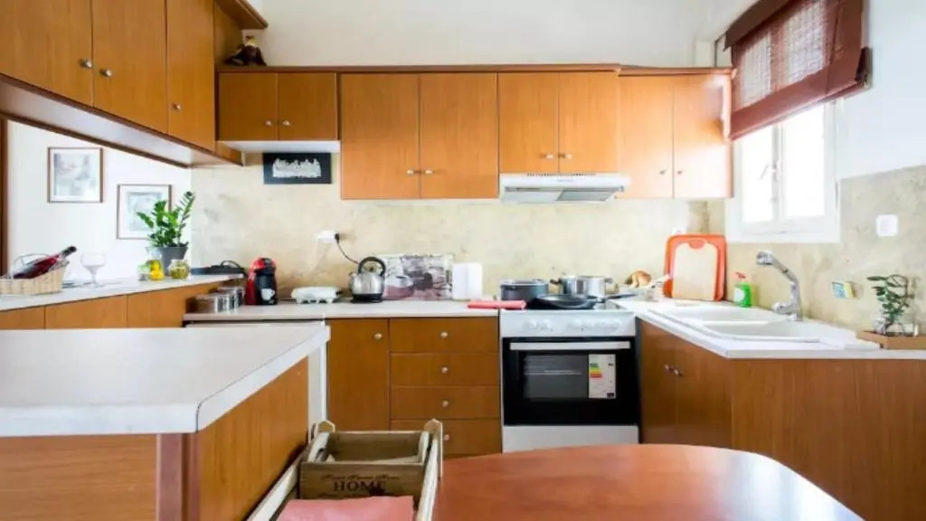 Large 3 bedroom Apt with Terrace