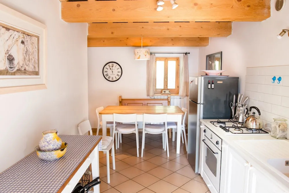 Home set in Olive Grove With Stunning Views