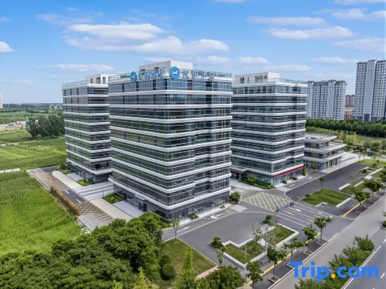 HanTing Zhoukou East Station Hotel