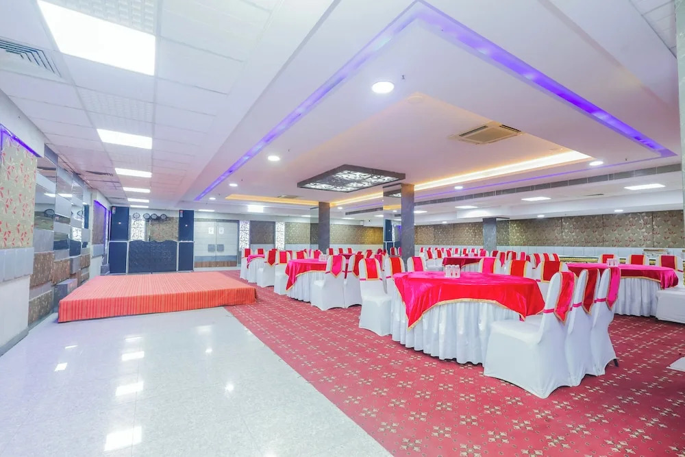 Hyphen Business Hotel