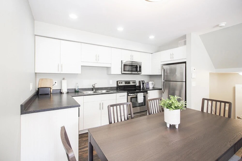 Modern 3 Bedrooms Townhouse in Southpoint
