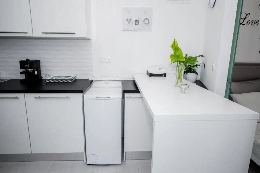 Luxury Studio Apartment White Sensation