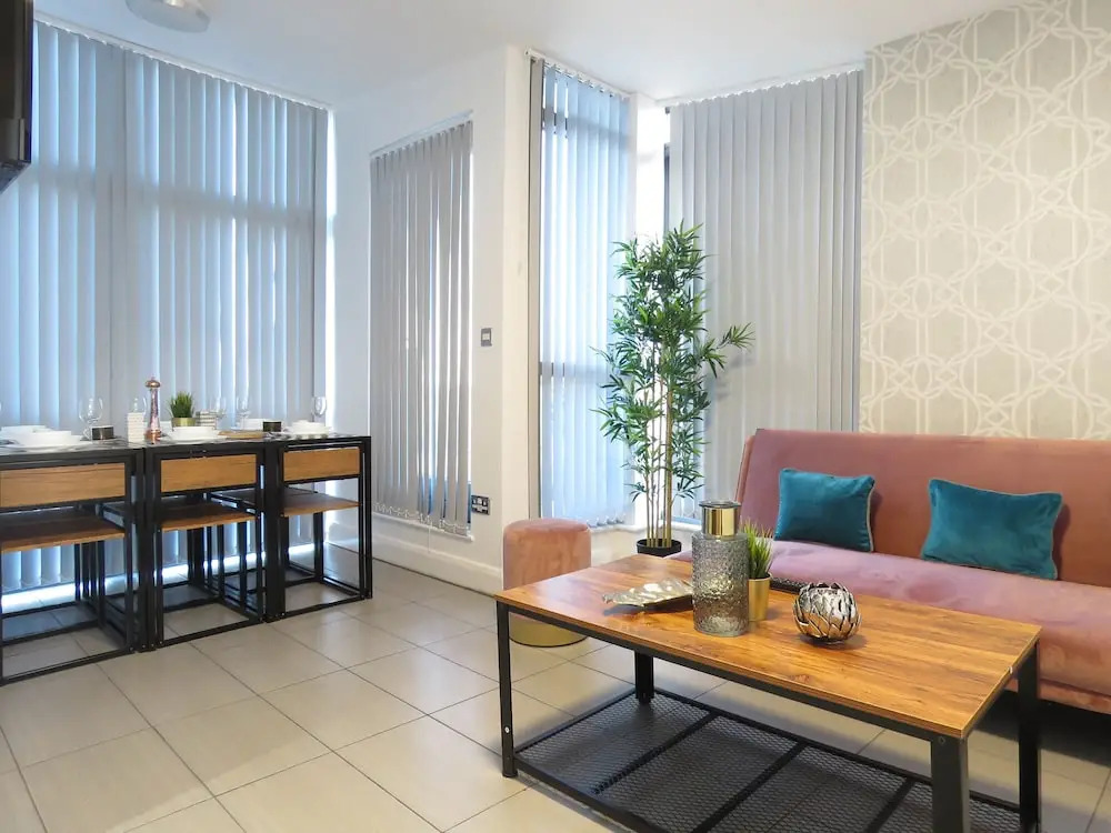 Tudors eSuites City Centre Apartment