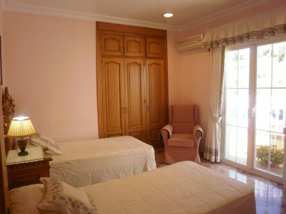 Villa Mercedes Canovas Nerja