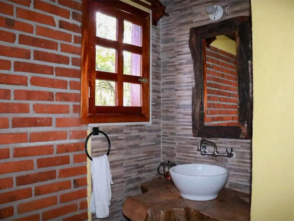 CABAÑAS LOS LAURELES