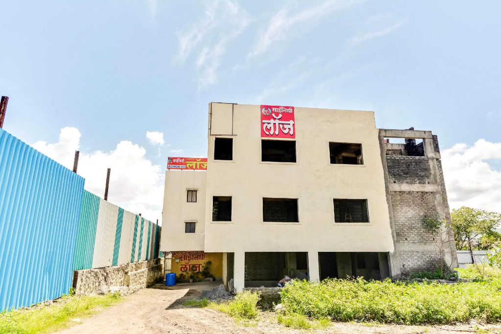 SPOT ON 61720 Hotel Sainidhi