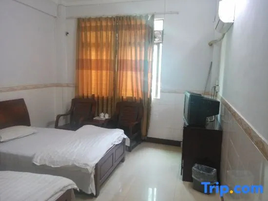 Huaqiang Lvye Hotel