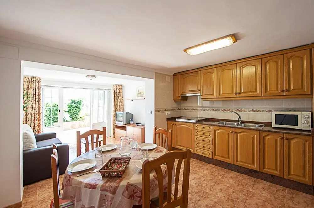 Villa - 12 Bedrooms with Pool and WiFi - 104986