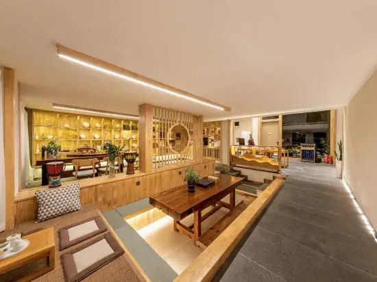 Qianhuan·evelyn·Wangshan Light Luxury Pool Homestay (Libo Xiaoqikong East Gate)