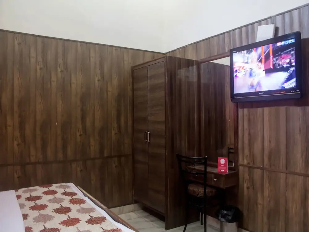 Hotel Golden Woods