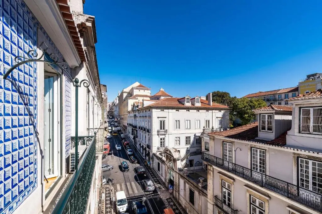 Amazing 1BDR Apartment in Chiado by LovelyStay