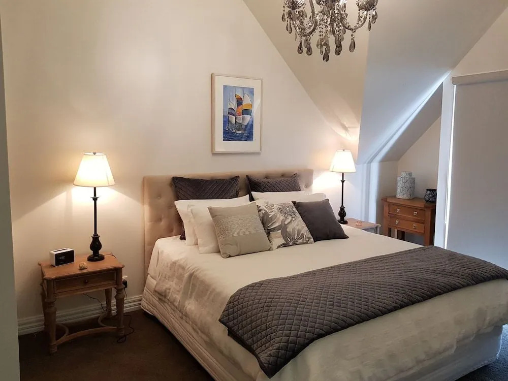 Sapphire Shores Luxury Retreat