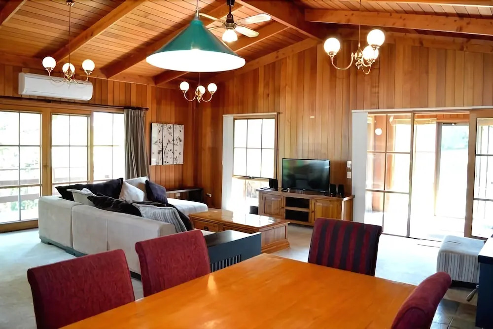 Lisieux - Country Style Family Retreat