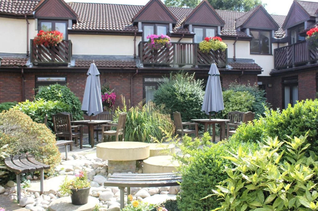 Kingston Lodge Hotel