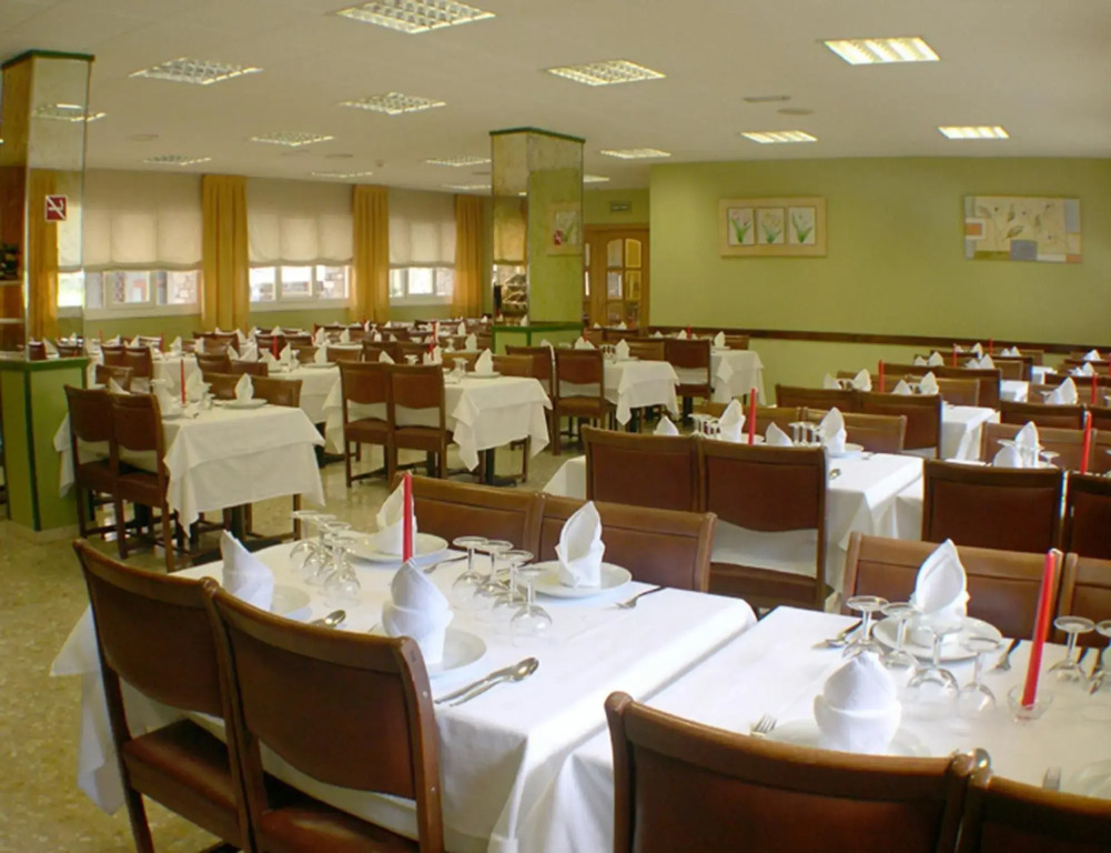 Hotel Pere DUrg 3000