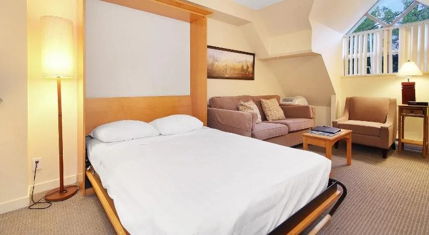 Whistler Village Inn & Suites