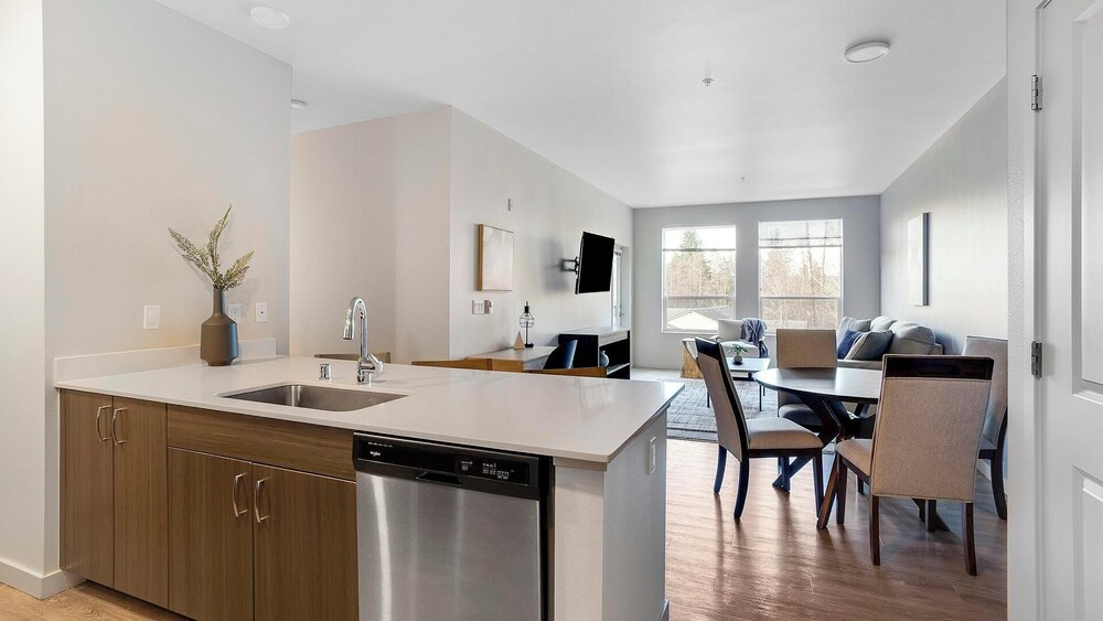 Landing Apartments near North Lakewood