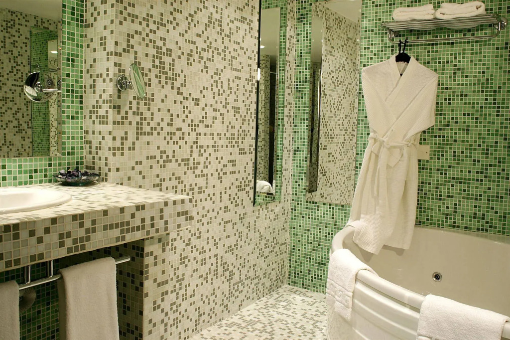 Europa Plaza Hotel