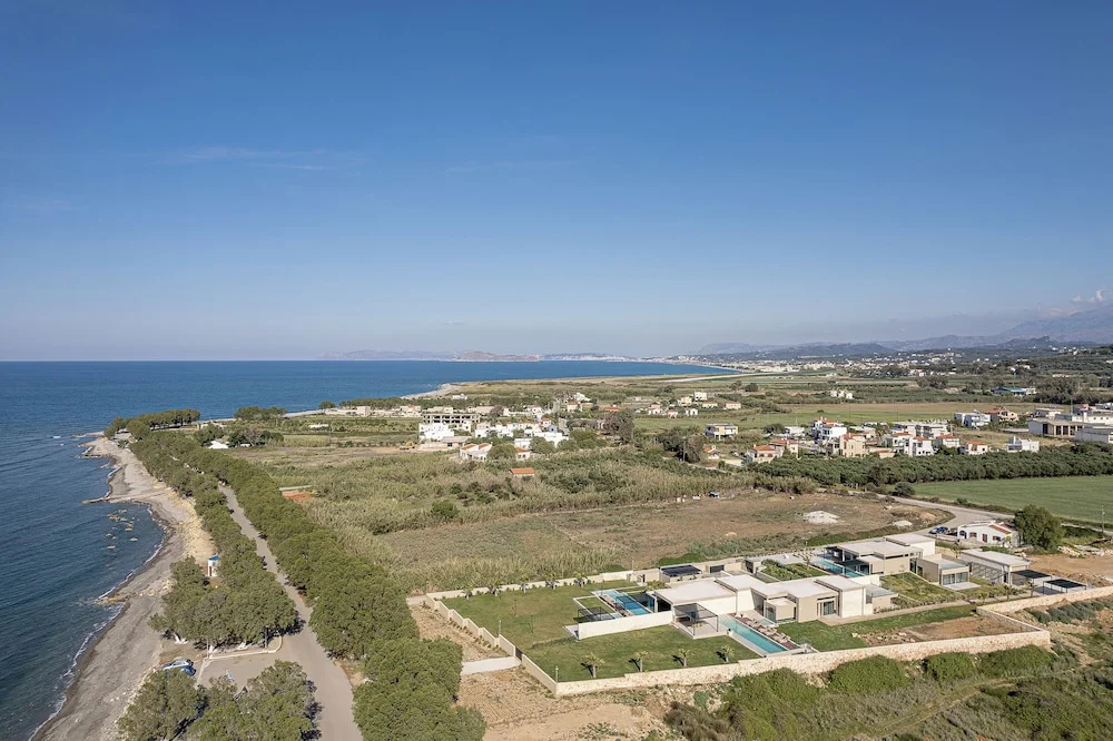 Pnoe Villas - Seafront Experience