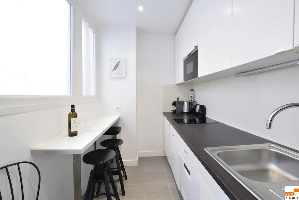S02199 - Pretty Studio for 2 People in the Heart of the Montorgueil Neighborhood