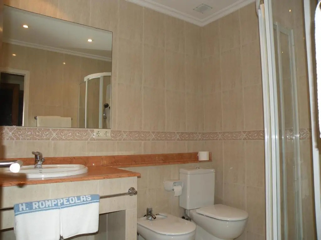 Hotel Rompeolas