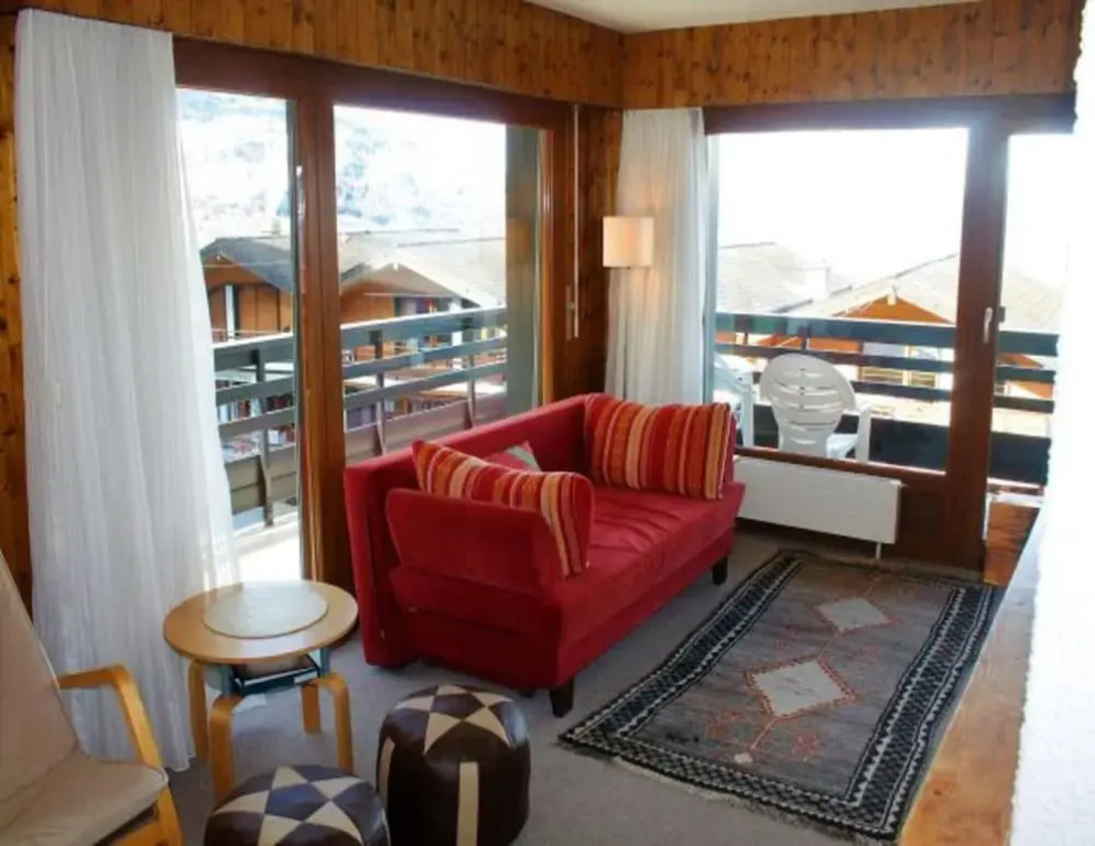 Spacious Apartment With Balcony