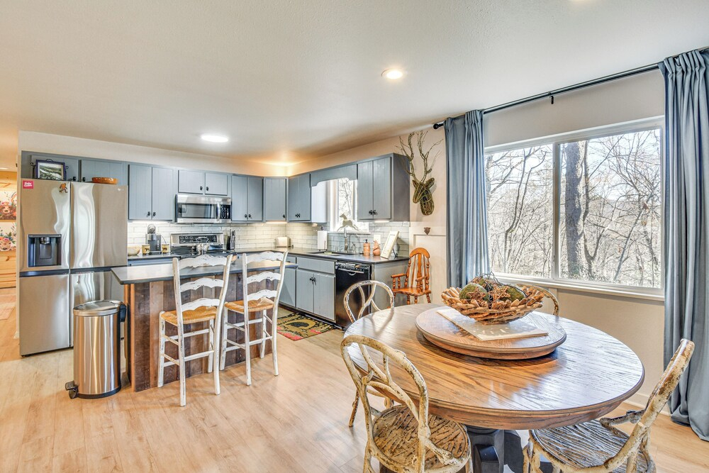 Classy Clayton Home w/ Views < 1 Mi to Downtown!