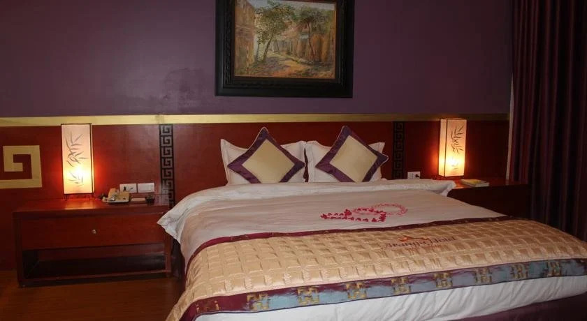 Aranya Hotel