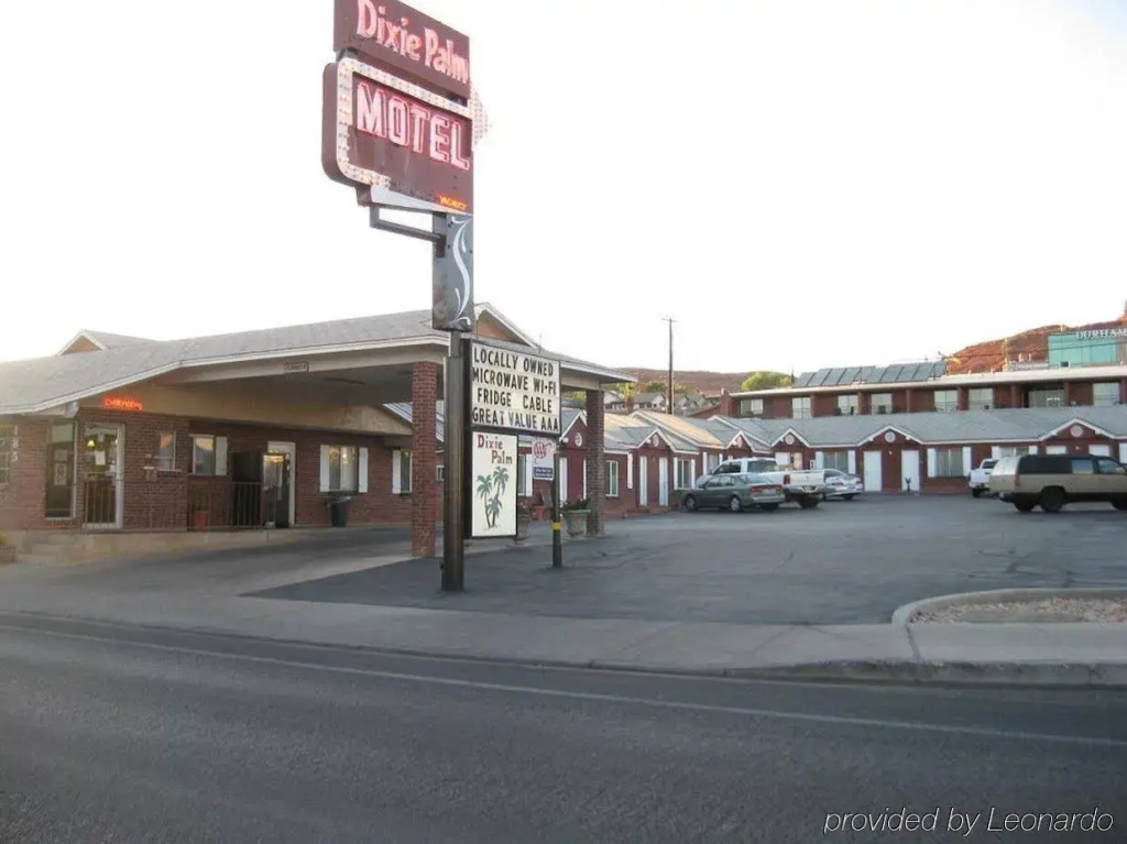 Dixie Palm Motel