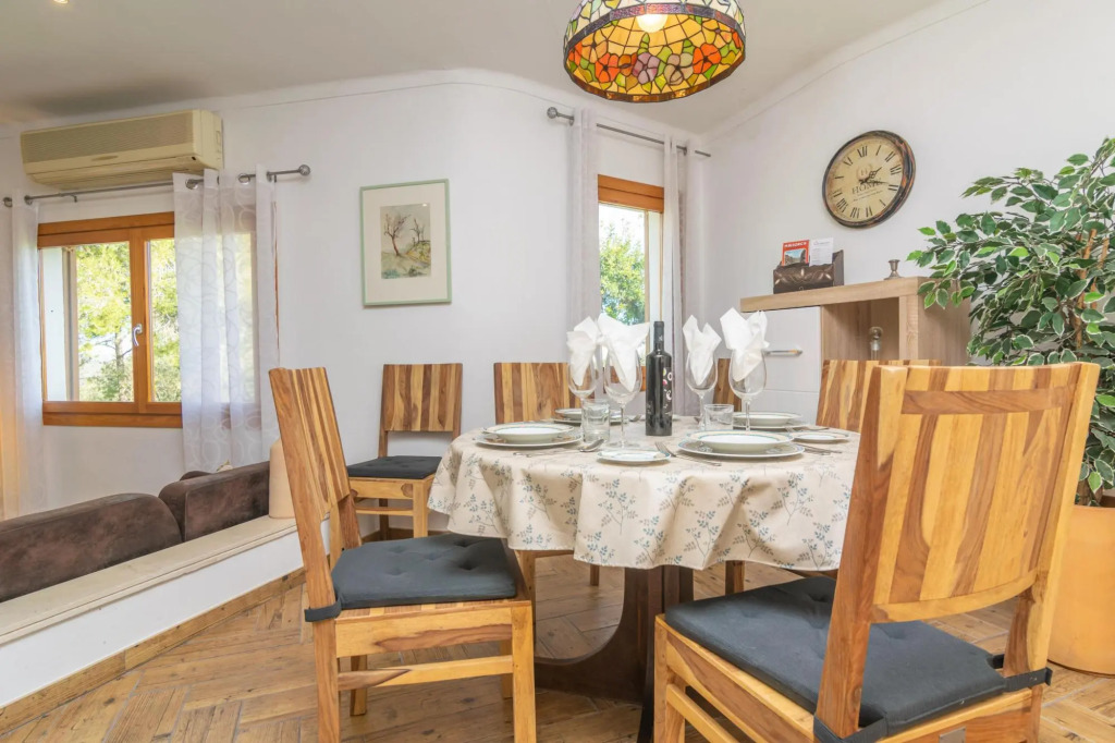 VILLA MANZA - Charming country house with terrace and garden. Free WIFI.