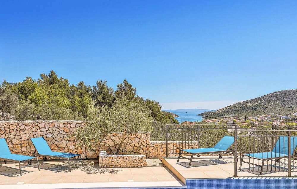 Stunning Home In Vinisce