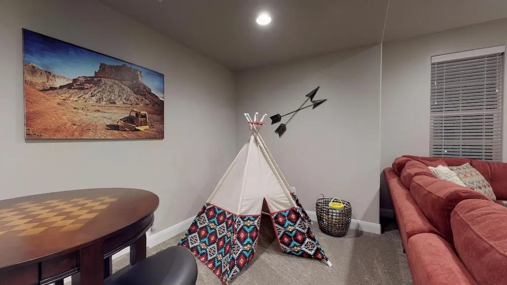 Arroyo Casita 4 Bedroom Townhouse by RedAwning