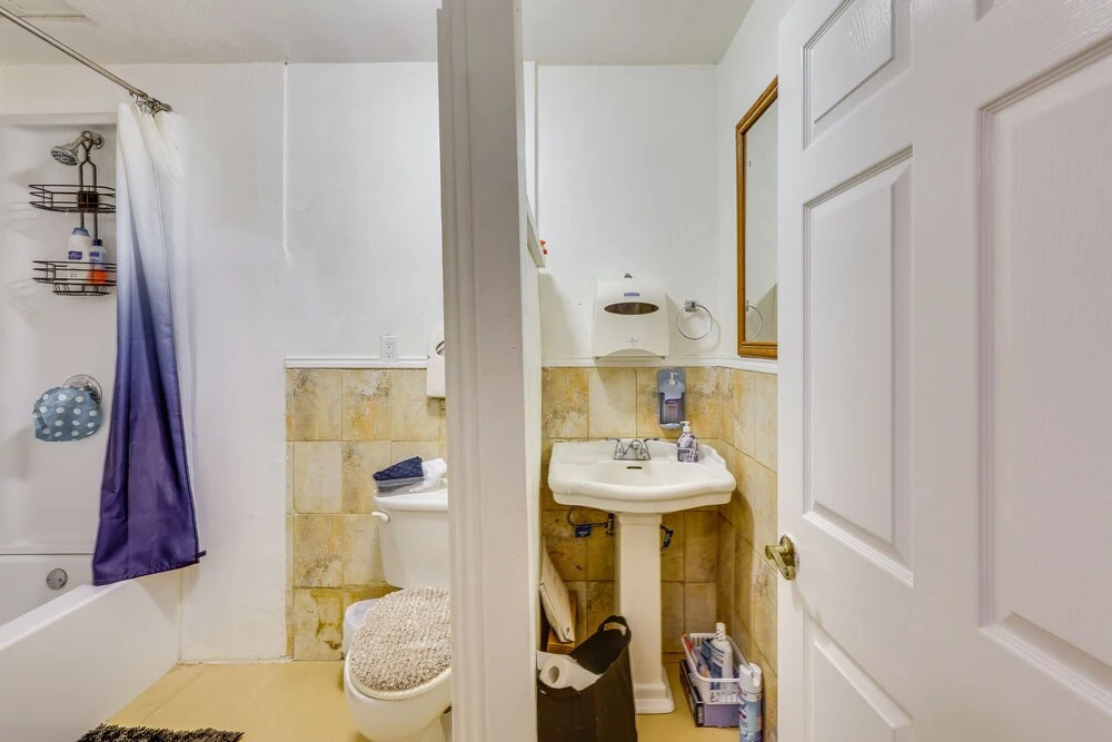 Los Angeles Vacation Rental: 9 Mi to Downtown!