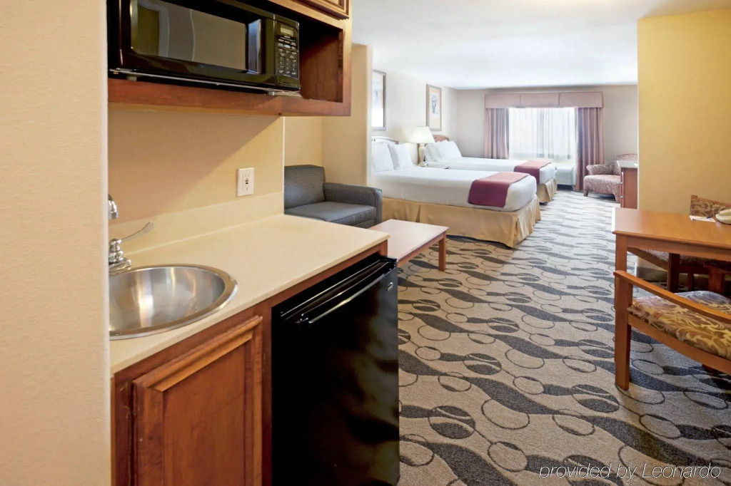 Holiday Inn Express Hotel & Suites Elgin by IHG