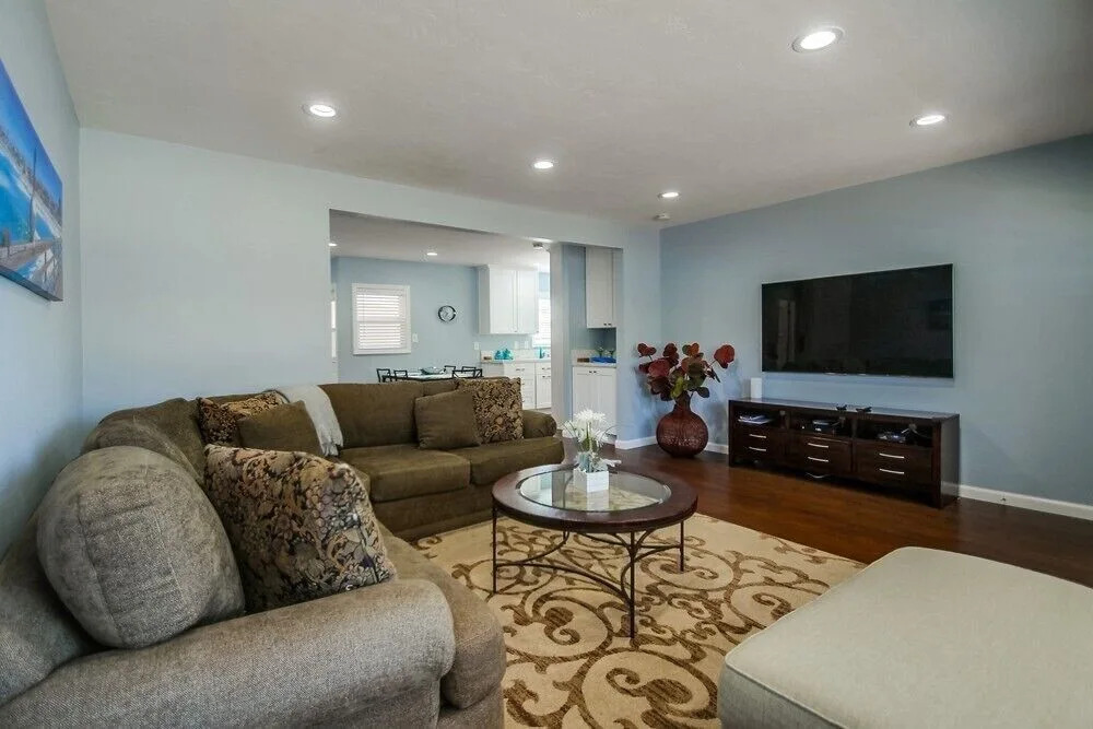 Hang Ten 3 Bedrooms 2 Bathrooms Home