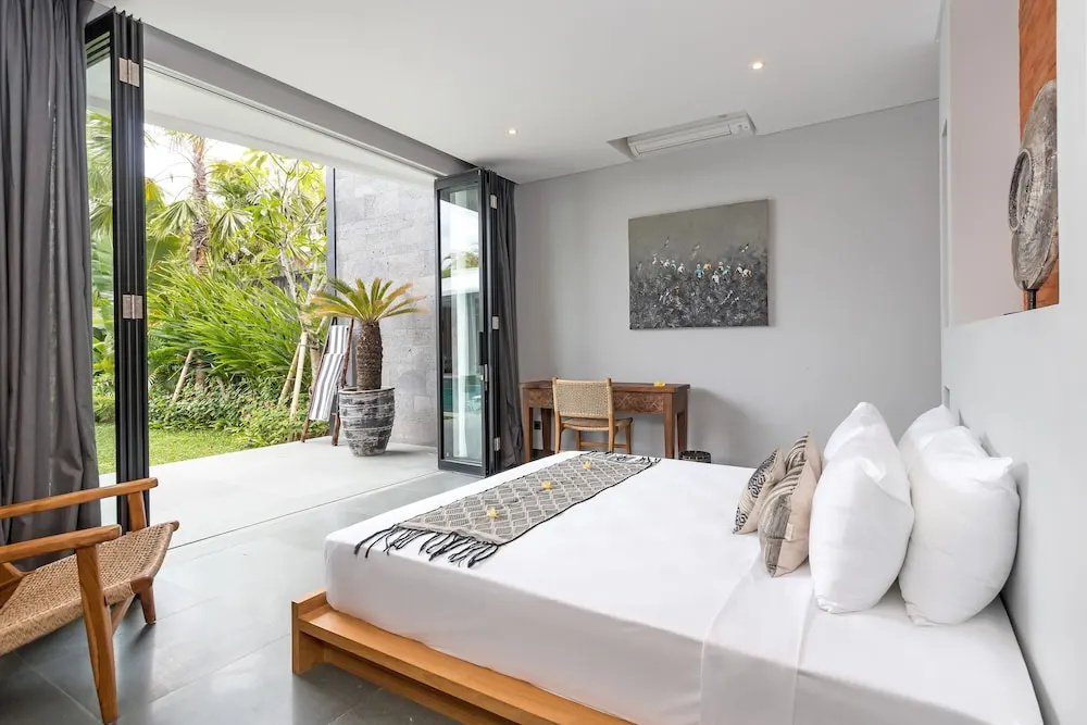 Villa Castil di Udara by Villa Finder