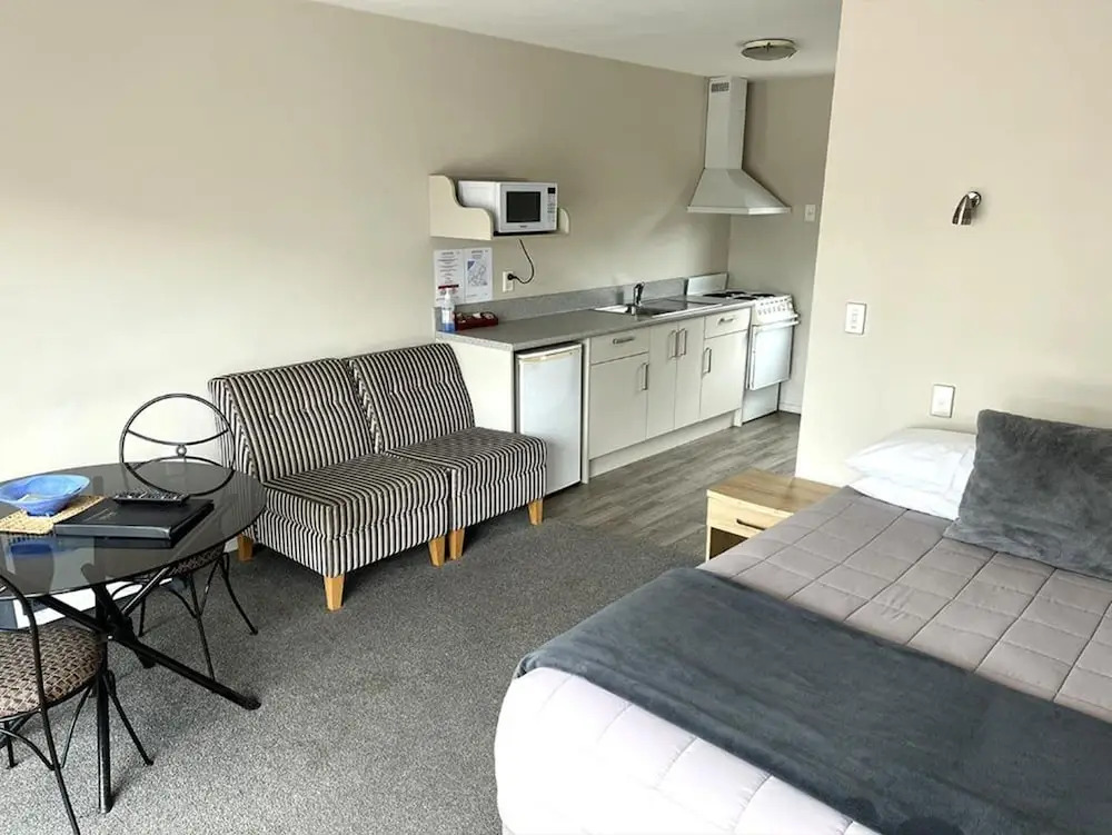 Jade Court Motel
