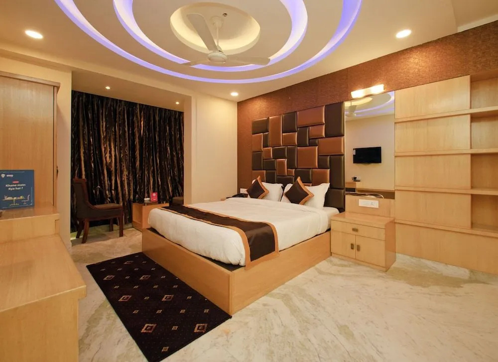 Capital O 8565 Hotel Golden Palace