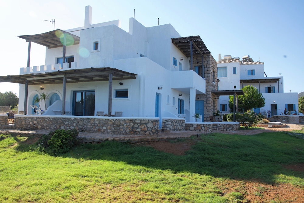 Eight Dimensions Capari Suites Elafonisos