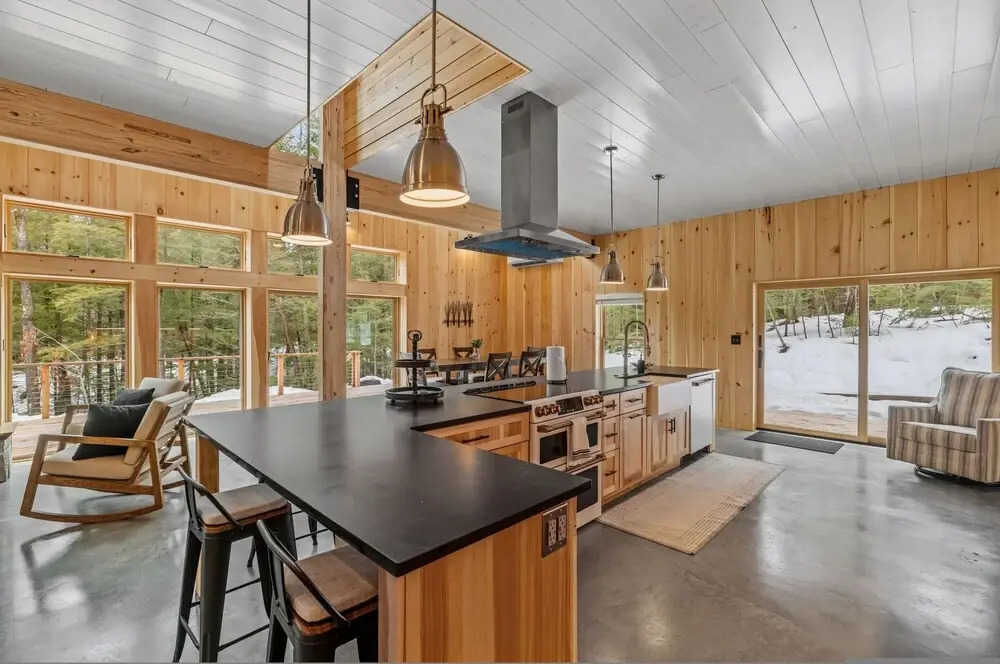 Ski Cabin w Hot Tub Gas Fireplace Near Cranmore