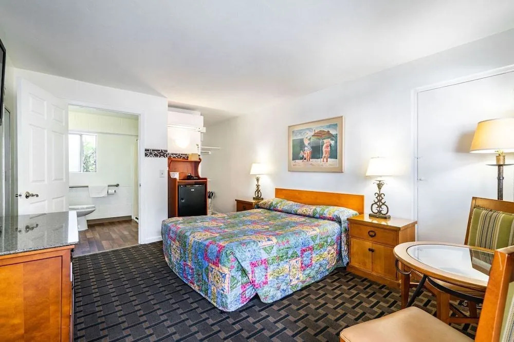 Sun n Sands Inn