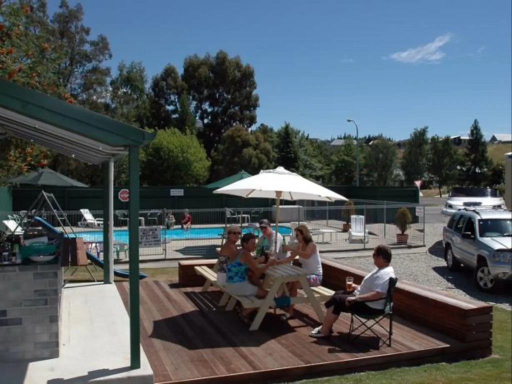 Fairway Motel & Apartments