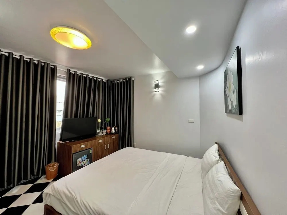 Sen Hotel My Dinh Song Da 미딩