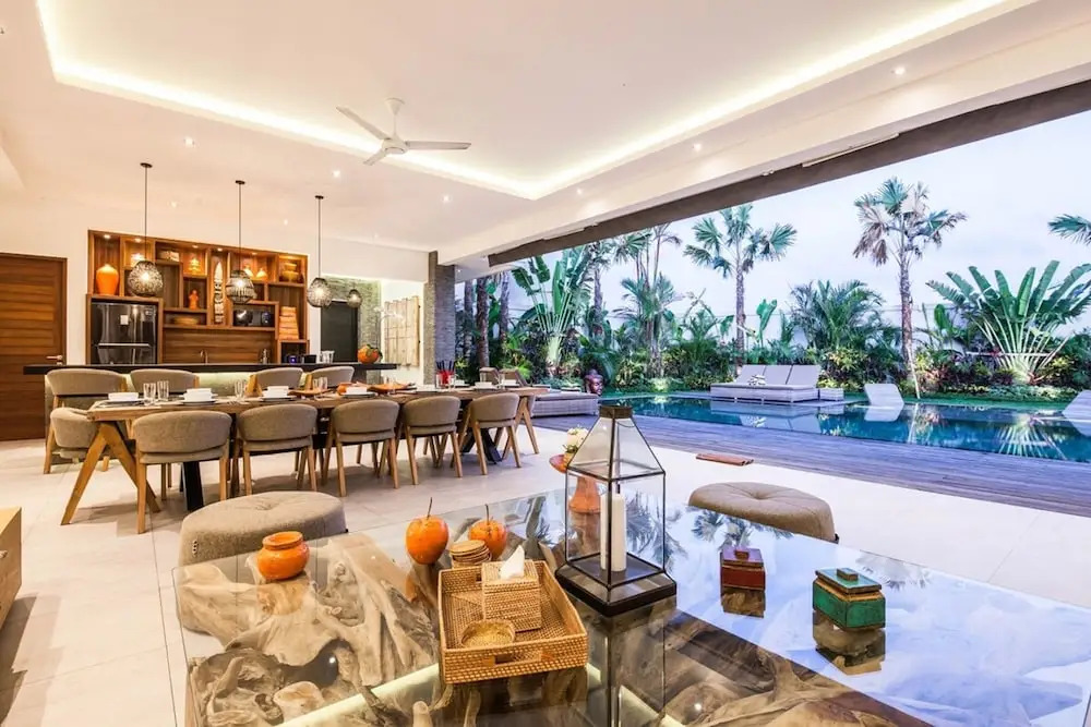 Luxury 6BR Villa, Canggu, 400m to Finns Beach