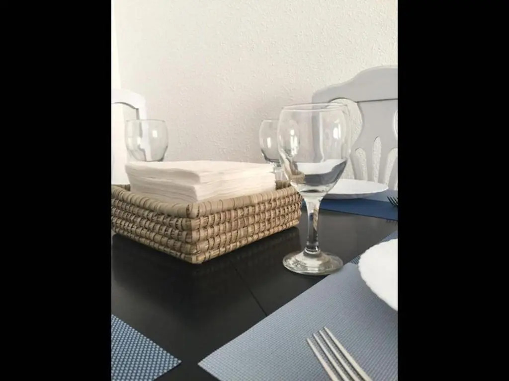 Deluxe 3 Bedroom Apartment, Balcony, 15 Minutes Walk to City and Beach Sys2