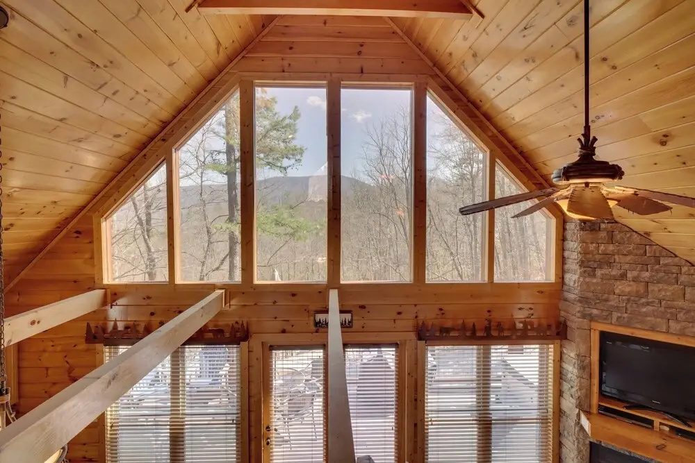 5 Mi to Smoky Mtn Natl Park: Hot Tub Haven!