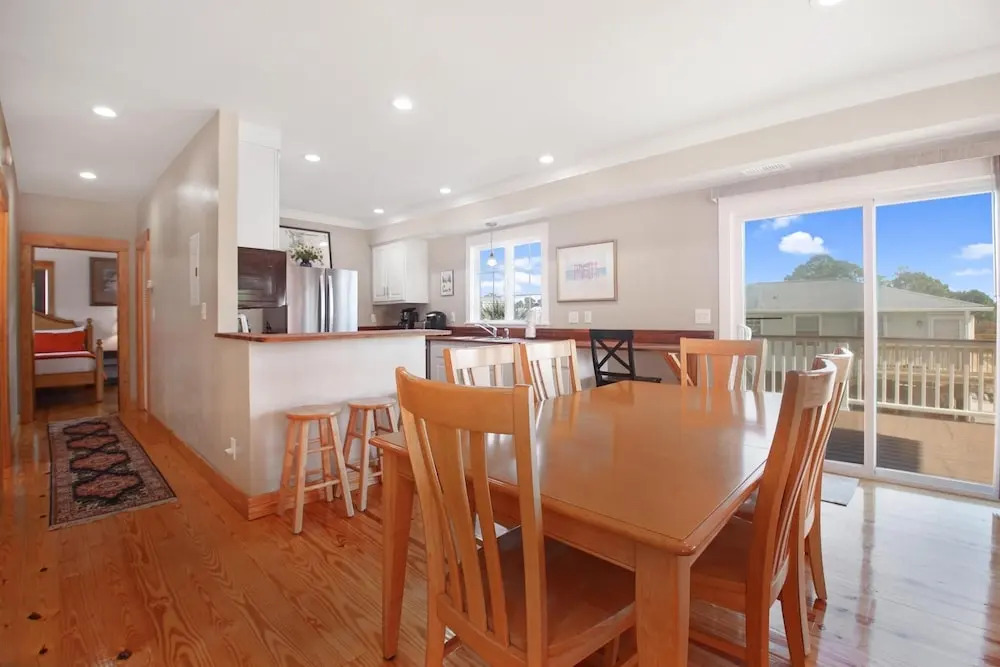 Hot Sand 4 Bedroom Home by RedAwning